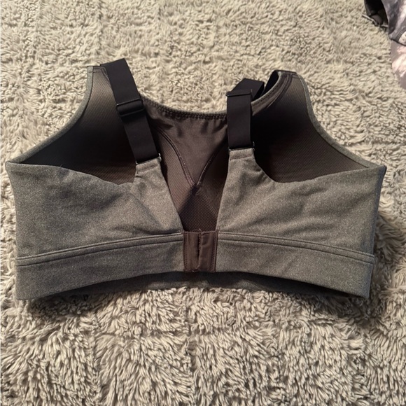 Under armour sports bra - Picture 2 of 2